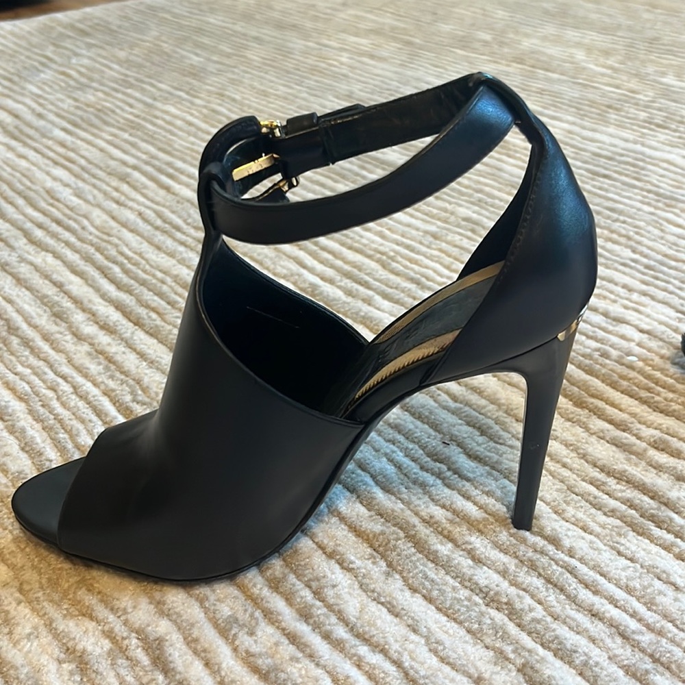 Burberry Black Leather w/ Nova Check T-Strap / Ankle Strap Peep Toe Heels